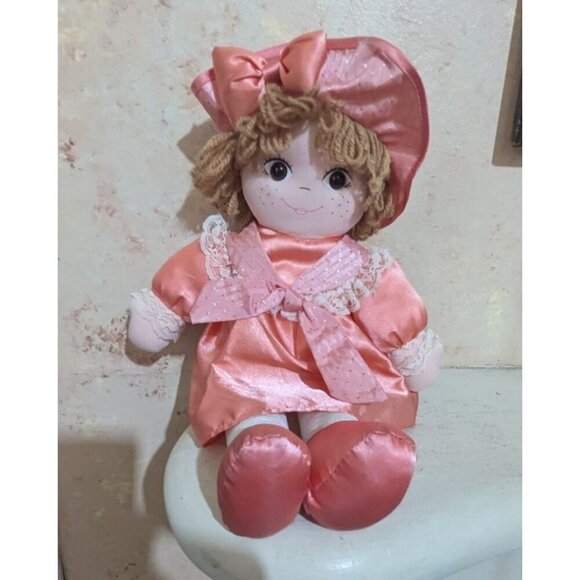 TB Trading co   Vintage Rag Doll With Pink Dress & Hat 17" freckles - Picture 3 of 7